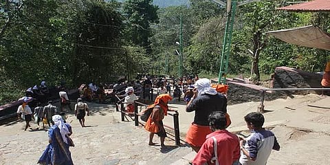 சபரிமலை பாதையில் யானை தாக்கி தமிழக பக்தர் உயிரிழப்பு !