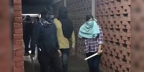 ஜேஎன்யு பல்கலைக்கழகத்தில் மர்ம நபர்கள் தாக்குதல் - போலீஸ் குவிப்பு