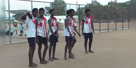 உலக கைப்பந்து போட்டிக்கு தேர்வான ‘தருமபுரி’ ஏழை இளைஞர்கள் - உதவ ஒருவரும் இல்லாமல் தவிப்பு..!