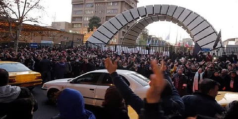 பிரிட்டன் தூதர் திடீர் கைது : அமெரிக்கா உள்ளிட்ட நாடுகள் கடும் கண்டனம்!