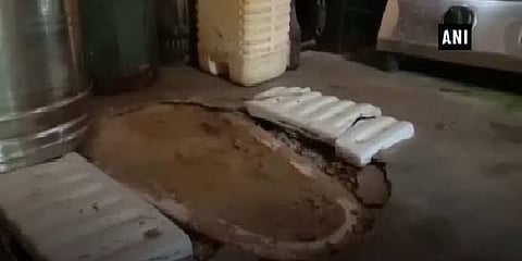 சமையலறையாக மாறிய தூய்மை இந்தியா திட்ட பொதுக்கழிவறை!