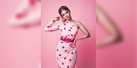 ஆப்பிரிக்காவில் சவாரி.. அடுத்து விஜய்யுடன் ஷூட்டிங் - பிஸியான மாளவிகா மோகனன்