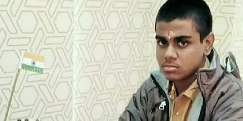 40 வயது கிராண்ட் மாஸ்டரை வீழ்த்திய சென்னை பள்ளி மாணவன்!