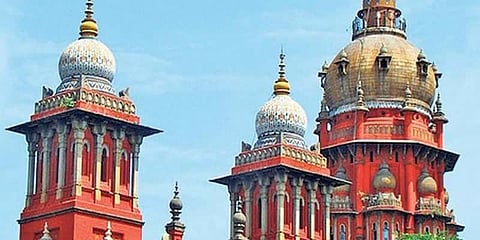 வேதியியல் பட்டதாரி ஆசிரியர்கள் பணி நியமன வழக்கு : புது பட்டியலை தயாரிக்க உத்தரவு