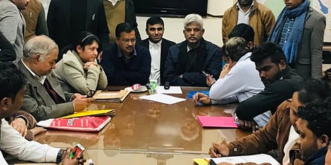 6 மணி நேரம் காத்திருந்து வேட்புமனுவை தாக்கல் செய்த கெஜ்ரிவால்