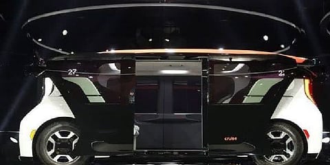 'ஸ்டியரிங்கே இல்லை': இத்தாலியில் பயன்பாட்டிற்கு வரவுள்ள ஓட்டுநர் இல்லாமல் ஓடும் கார்! 