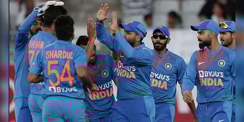 203 ரன்களை ஊதித்தள்ளிய இந்தியா - 6 விக்கெட்டுகள் வித்தியாசத்தில் அபார வெற்றி