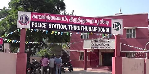 மிட்டாய் வாங்கி தருவதாக கூறி சிறுமிக்கு பாலியல் தொல்லை - இளைஞர் போக்சோவில் கைது