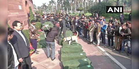 பட்ஜெட் அறிக்கையின் நகல்கள் தீவிர பரிசோதனை