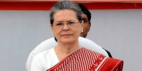 சோனியா காந்தி மருத்துவமனையில் அனுமதி !