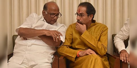 சரத் பவார், உத்தவ் தாக்கரேவின் தொலைபேசிகள் ஒட்டுக்கேட்கப்பட்டதா? - மகாராஷ்டிர அரசு விசாரணை?