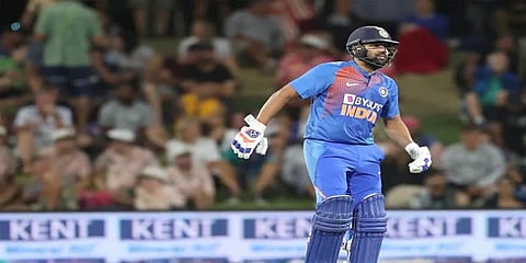 தசைப்பிடிப்பு காரணமாக ரோகித் சர்மாவுக்கு ஓய்வு: களமிறங்கும் மயங்க் அகர்வால்!