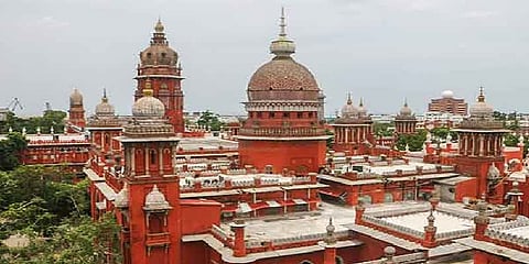 ஒன்றுக்கு மேற்பட்ட வீடுகள் வாங்க ஏன் கட்டுப்பாடுகள் கொண்டுவரக் கூடாது?: உயர்நீதிமன்றம்