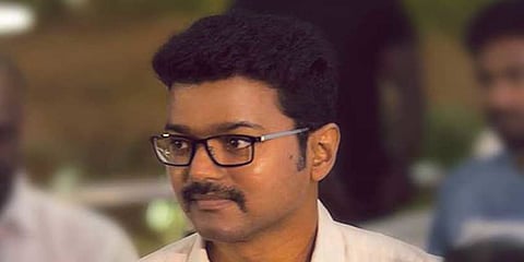 பிகில் பட சம்பள விவகாரம் : நடிகர் விஜய் வீட்டில் விடிய விடிய ஐ.டி சோதனை !