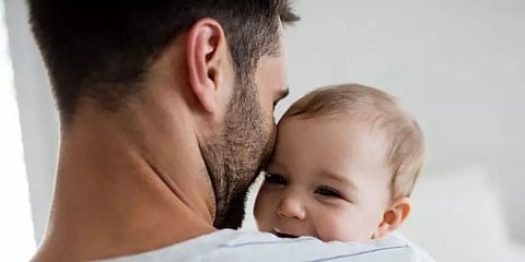 தாயைப் போலவே தந்தைக்கும் பேறுகால விடுப்பு அறிவித்த பின்லாந்து அரசு..!