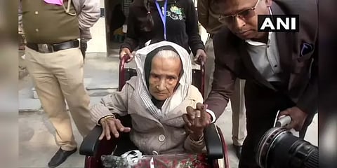 “என்னைப்போல எல்லோரும் வாக்களிங்க”- வாக்களித்த பின் 111 வயது மூதாட்டி பேட்டி