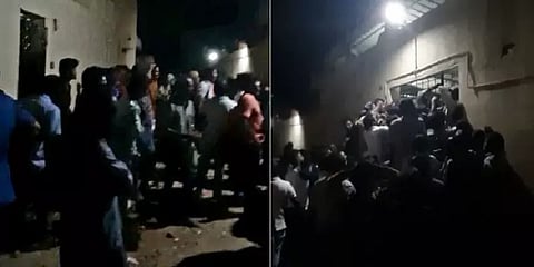 விடுமுறைநாளில் களைகட்டிய மதுபான விற்பனை: காத்திருந்து வாங்கிச் சென்ற மதுப்பிரியர்கள்