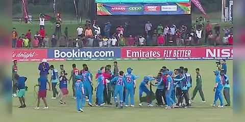 கோப்பையை வென்றும் முகம் சுளிக்கவைத்த ‘பங்களாதேஷ்’ வீரர்கள்..!