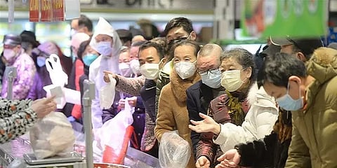 சீனாவை தொடர்ந்து அச்சுறுத்தும் கொரோனா.. ஆயிரத்தை தாண்டிய உயிரிழப்பு