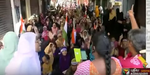 சென்னையிலிருந்து தமிழகம் முழுக்க பரவிய போராட்டம்: போலீஸ் குவிப்பு