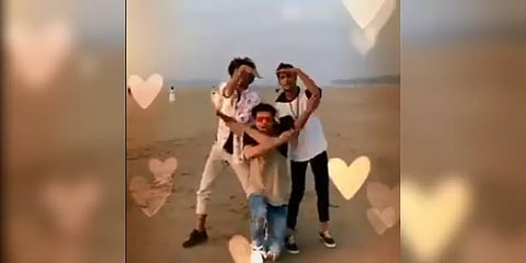 வைரலான ‘முக்காலா முக்காபுலா’ டான்ஸ் வீடியோ: குவிந்த 4.5 லட்சம் பார்வையாளர்கள்..!