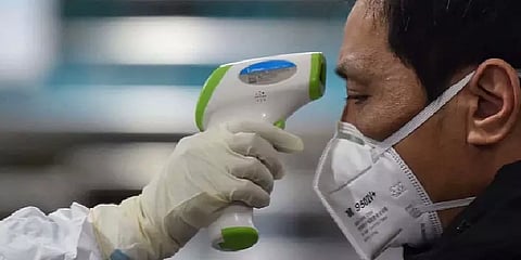 2 ஆயிரத்தை தாண்டிய உயிரிழப்புகள்: நடுங்க வைக்கும் கொரோனா!