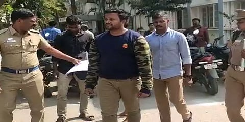 மனிதவள அதிகாரிப்போல நடித்து 50 லட்சம் மோசடி - காஞ்சிபுரத்தில் 4 பேர் கைது