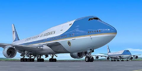 'விமானம் அல்ல; மினி அதிபர் மாளிகை' - அசரவைக்கும் ட்ரம்ப் வருகை தரும் விமானத்தின் வசதிகள்!