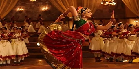 ''ஜெயலலிதா போலவே கங்கனா இருக்கிறார்'' - தலைவி போஸ்டருக்கு குவியும் பாராட்டுகள்..!