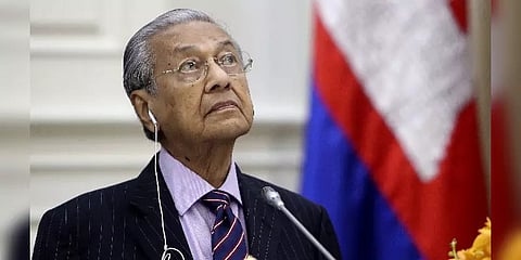 கூட்டணிக் குழப்பம் : மலேசிய பிரதமர் ராஜினாமா..!