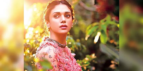 சமந்தா குறித்து பரவிய செய்தி... காட்டமாக பதில் அளித்த அதிதி ராவ்..!