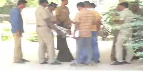 எஸ்.பி.ஐ. வங்கியின் 30 லாக்கர்களை உடைத்து 500 சவரன் கொள்ளை