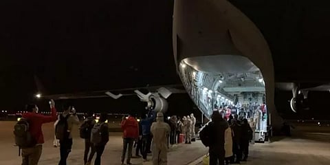 சீனாவில் இருந்து 112 பேரை அழைத்துக் கொண்டு டெல்லி திரும்பும் விமானம்!