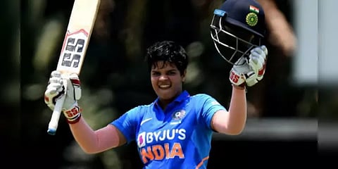 அதிரடி காட்டும் இளம்புயல் ஷஃபாலி வர்மா : கடந்து வந்த கிரிக்கெட் பாதை..!