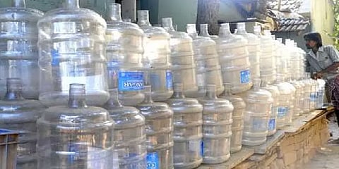 தொடரும் கேன் குடிநீர் உற்பத்தியாளர்கள் வேலைநிறுத்தம்: குடிநீர் தட்டுப்பாடு ஏற்படும் அபாயம்