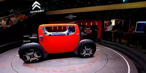 பிரான்ஸ் அறிமுகப்படுத்தியுள்ள "மினி மின்சார கார்"