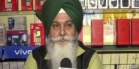 ''டர்பனை கட்டி அழைத்துச்சென்றேன்'' - 70 முஸ்லீம்களை பாதுகாப்பாக இடம் மாற்றிய சீக்கியர்