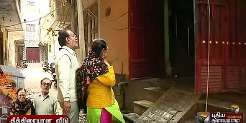 டெல்லி வன்முறை.. வாழ்வை இழந்து நடுத்தெருவில் நிற்கும் வயதான தம்பதியரின் பரிதாப நிலை..!