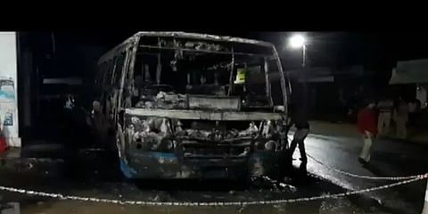 தனியார் பேருந்தில் திடீர் தீவிபத்து : உறங்கிக் கொண்டிருந்தவர் உயிரிழப்பு