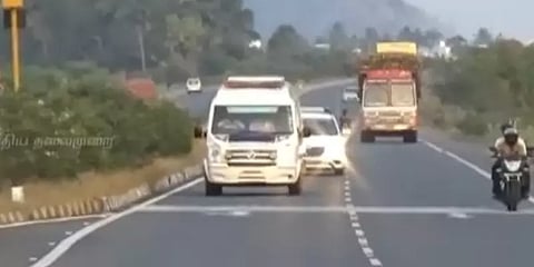 “தஞ்சை டூ மதுரை.. 140 கி.மீ வேகம்.. 1 மணி 50 நிமிடங்கள்..” - சீறிப்பாய்ந்த ஆம்புலன்ஸ்