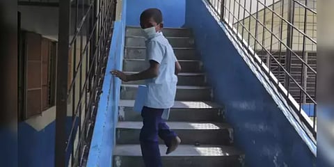 கொரோனா வைரஸ் பாதிப்பு எதிரொலி : டெல்லியில் ஆரம்பப் பள்ளிகளுக்கு விடுமுறை