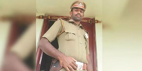 சப்-இன்ஸ்பெக்டர் வேடம் போட்டு பலரிடம் மோசடி.. வசமாக சிக்கிய இளைஞர்..!