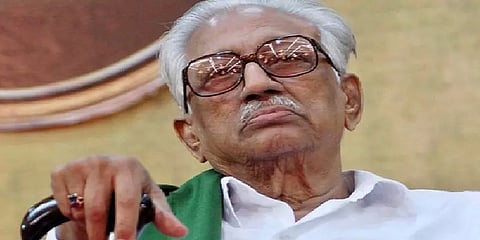 கீழ்ப்பாக்கம் இல்லத்தில் க.அன்பழகன் உடல்: அரசியல் தலைவர்கள் அஞ்சலி