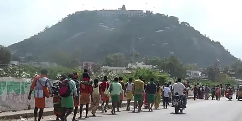 “உடல்நலம் பாதிப்பிருக்கும் பக்தர்கள் வருகையை தவிர்க்கலாம்” - பழனி கோயில் நிர்வாகம்