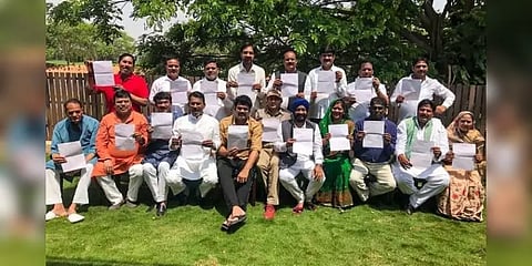 ராஜினாமா செய்த 22 எம்.எல்.ஏக்களை நேரில் ஆஜராக ம.பி. சபாநாயகர் நோட்டீஸ்