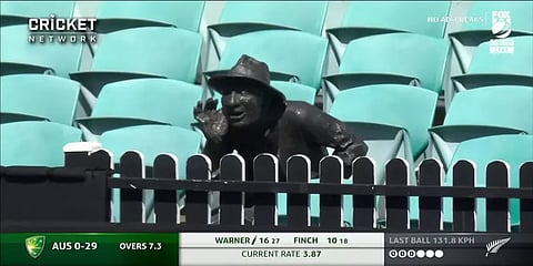 “ஆளே இல்லாத கடைக்கு யாருக்குபா டீ ஆத்துறீங்க ?”- கலாய்த்து தள்ளும் நெட்டிசன்ஸ்