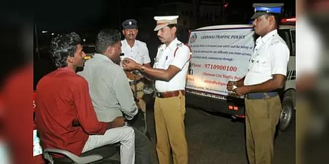 மதுபோதையில் வாகனம் ஓட்டினால் கைது - உயர்நீதிமன்றம் உத்தரவு