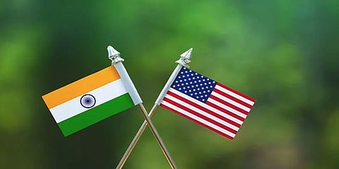 கொரோனா எதிரொலி: இந்தியர்களுக்கு விசாவை நிறுத்தியது அமெரிக்கா!