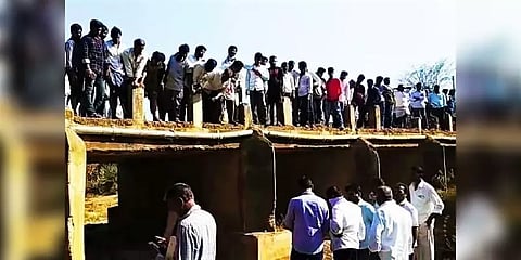 தெலங்கானாவில் மீண்டுமொரு கொடூரமான கொலை: முகம் சிதைந்த நிலையில் பெண் சடலம் ..!