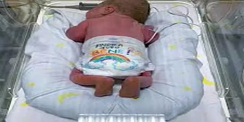 “எல்லாம் சரியாகிவிடும்” இத்தாலி மக்களுக்கு ஆறுதலளித்த ‘பிறந்த குழந்தை’ !